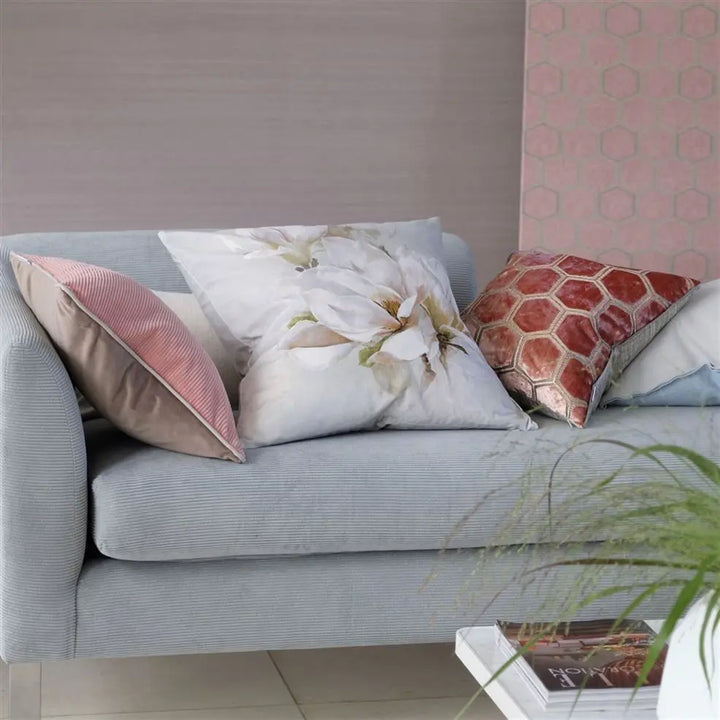 Designersguild - Manipur Coral Kissen