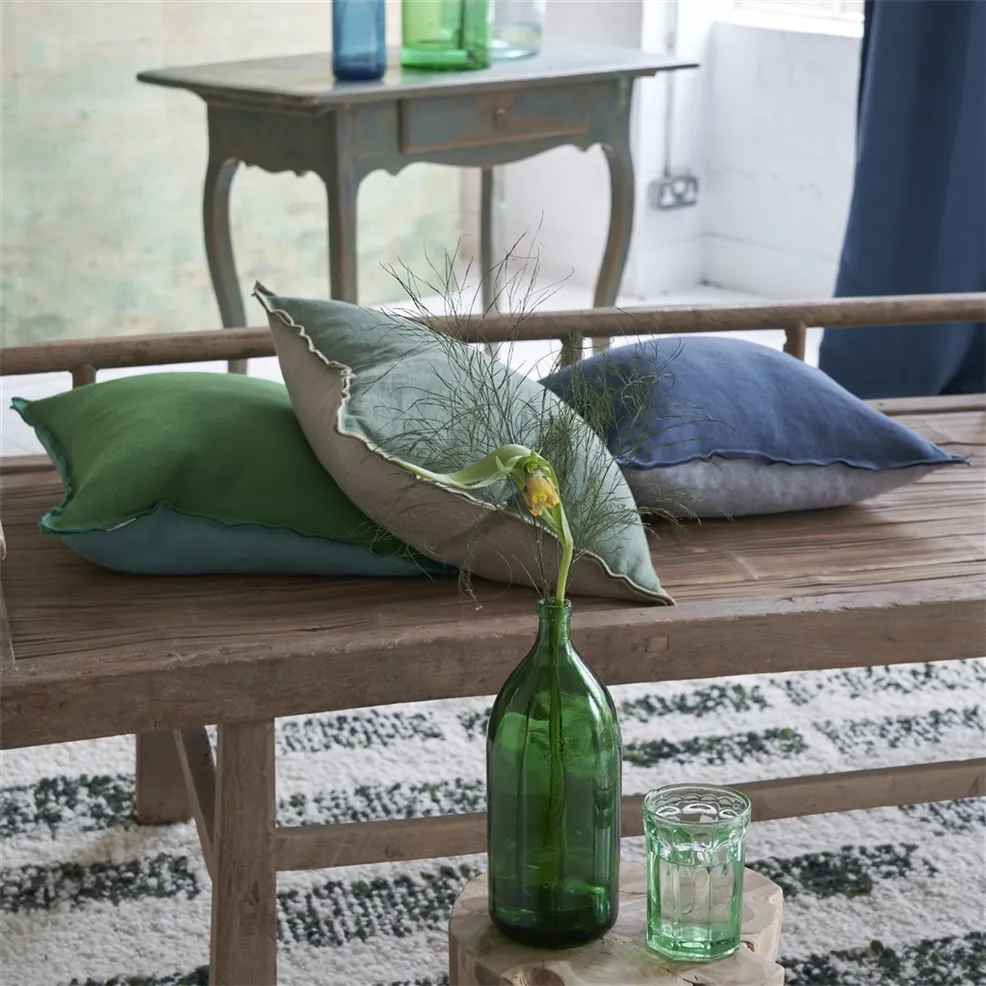 Designersguild - Brera Lino Midnight & Chambray Kissen